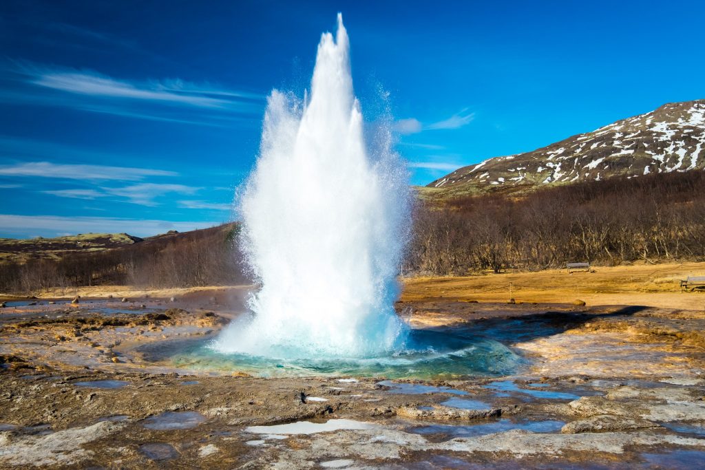 Iceland attractions- Strokkur geysir eruption