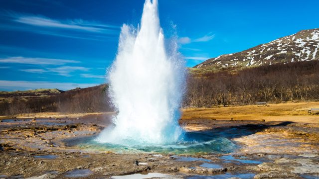 Iceland attractions- Strokkur geysir eruption