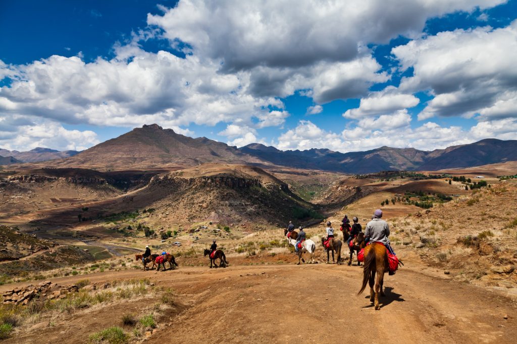 Horse riding holidays: Pony trail in South Africa