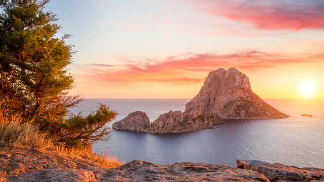 Things to do Spain: Es Vedra