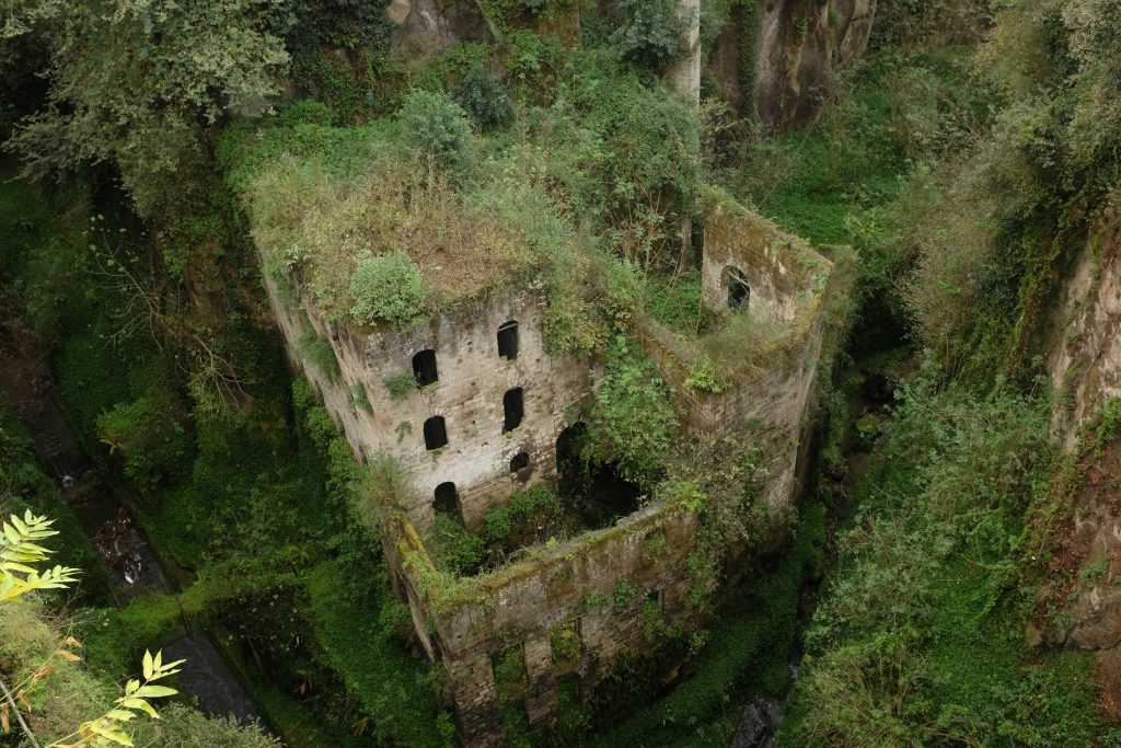 Amalfi Coast, Italy: Valle dei Mulini, Sorrento