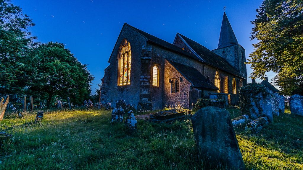 Pluckley Church haunted holiday locations