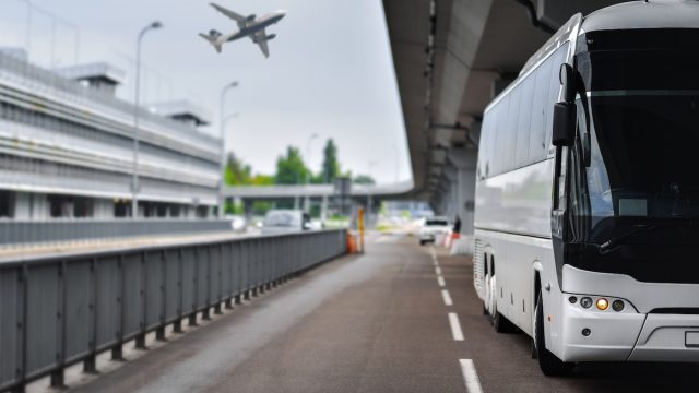 shuttlebus stopped at airport